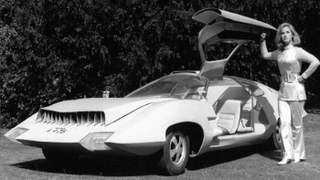 Illustration for article titled The shiniest retro-futuristic cars from classic science fiction